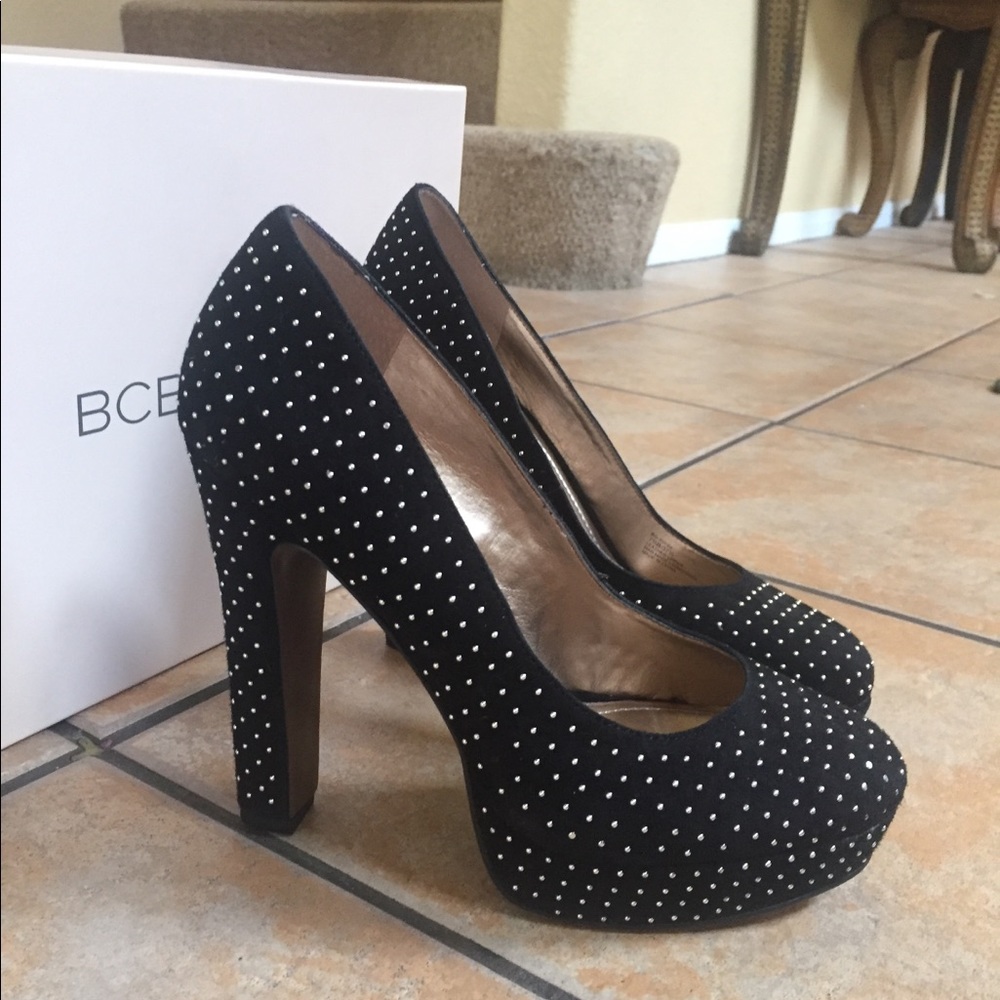 BCBG STUDED BLACK SUEDE PUMPS